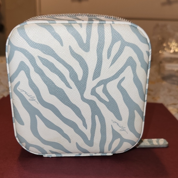 Milly Blue White Zebra print Zip Around Jewelry Travel Box Organizer Size Small - Picture 2 of 4